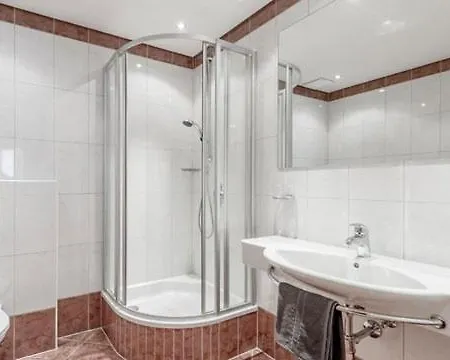 Haus Alpenblick 3* אוברגורגל